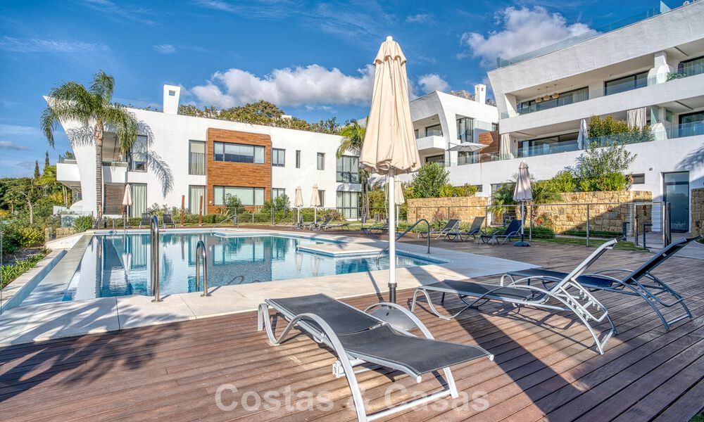 Luxurious duplex apartment for sale with sea views in a high-end Sierra Blanca complex on Marbella’s Golden Mile 774588