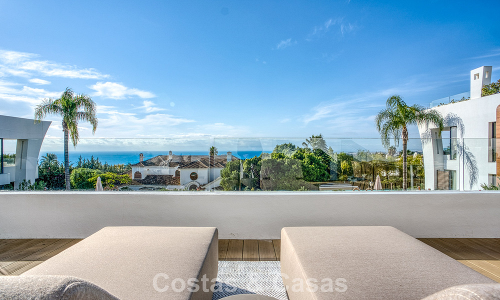 Luxurious duplex apartment for sale with sea views in a high-end Sierra Blanca complex on Marbella’s Golden Mile 774602