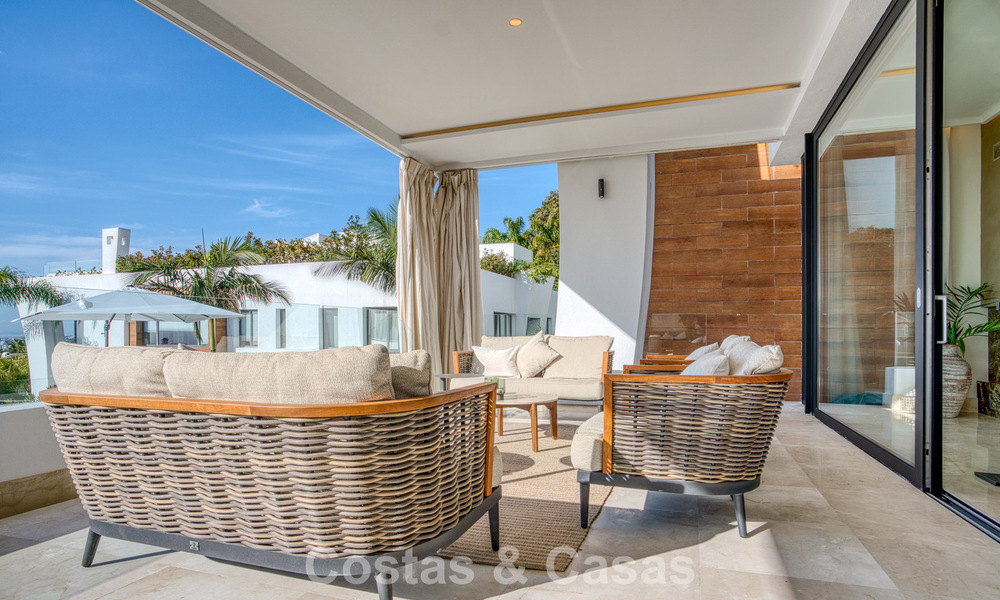 Luxurious duplex apartment for sale with sea views in a high-end Sierra Blanca complex on Marbella’s Golden Mile 774611