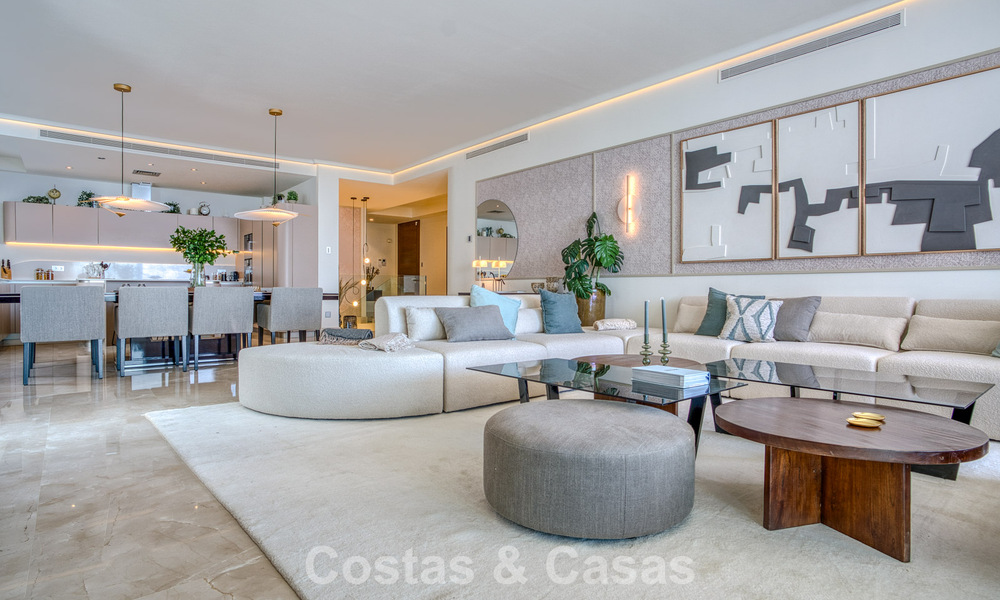 Luxurious duplex apartment for sale with sea views in a high-end Sierra Blanca complex on Marbella’s Golden Mile 774615