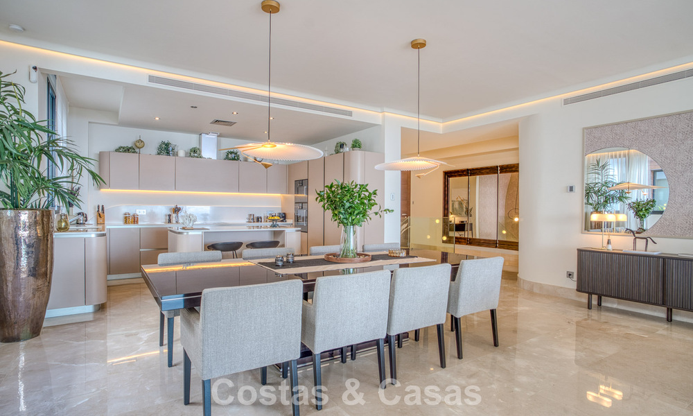 Luxurious duplex apartment for sale with sea views in a high-end Sierra Blanca complex on Marbella’s Golden Mile 774617