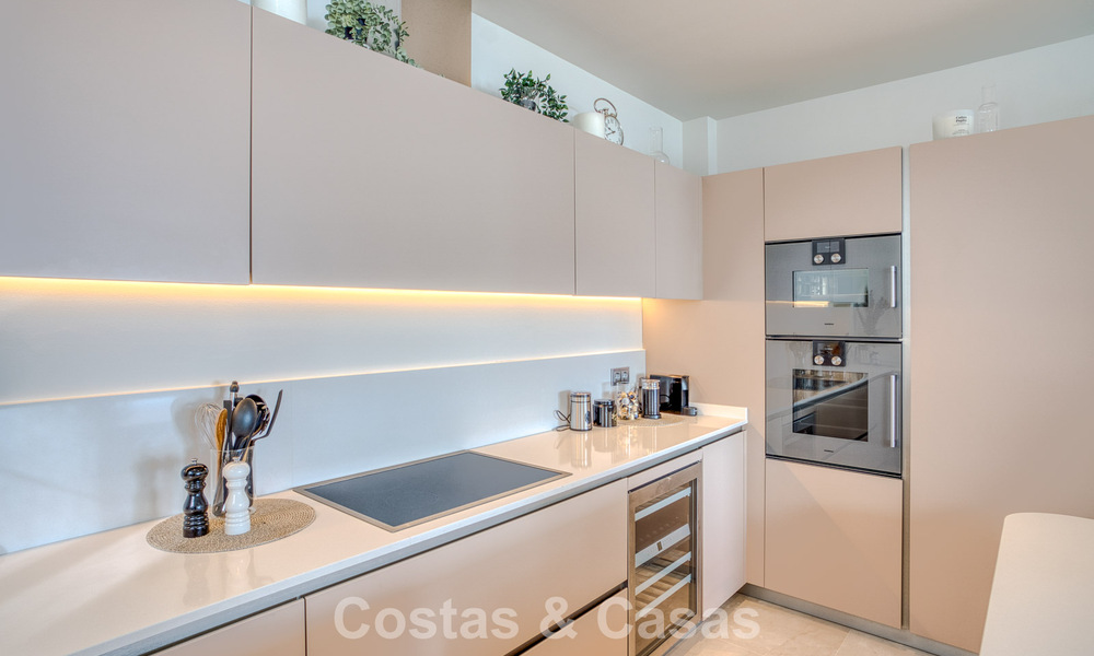 Luxurious duplex apartment for sale with sea views in a high-end Sierra Blanca complex on Marbella’s Golden Mile 774622