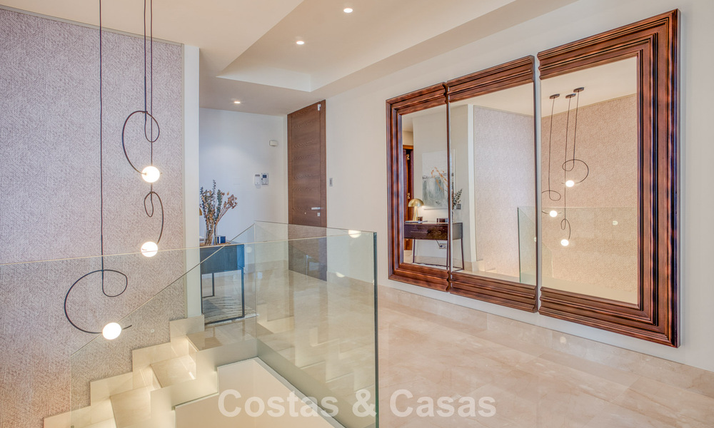 Luxurious duplex apartment for sale with sea views in a high-end Sierra Blanca complex on Marbella’s Golden Mile 774628