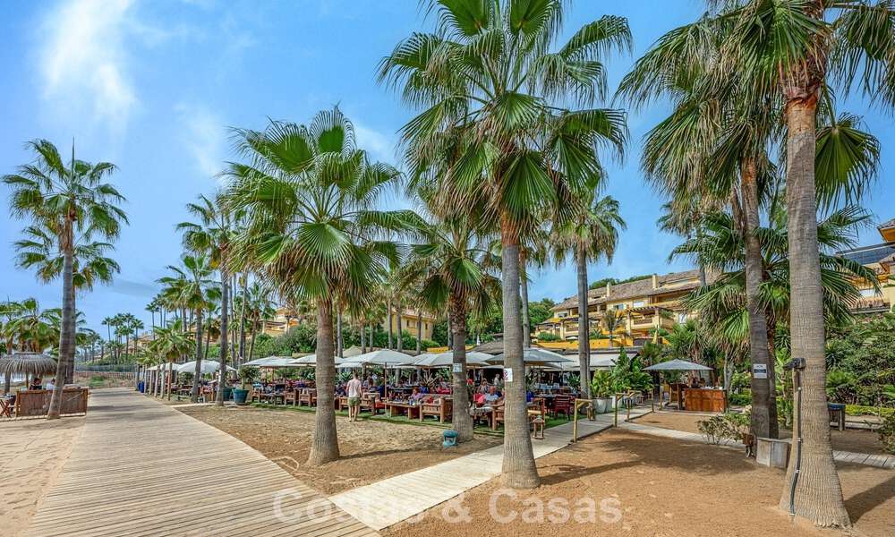 Spacious 3-bedroom apartment with panoramic sea views for sale in a beach complex east of Marbella centre 774631