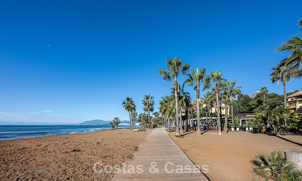 Spacious 3-bedroom apartment with panoramic sea views for sale in a beach complex east of Marbella centre 774648
