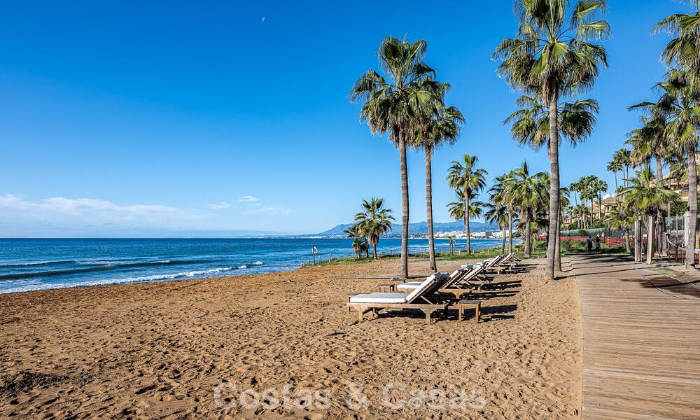 Spacious 3-bedroom apartment with panoramic sea views for sale in a beach complex east of Marbella centre 774649