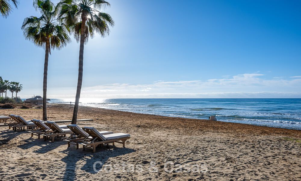 Spacious 3-bedroom apartment with panoramic sea views for sale in a beach complex east of Marbella centre 774651