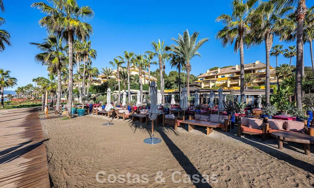 Spacious 3-bedroom apartment with panoramic sea views for sale in a beach complex east of Marbella centre 774655