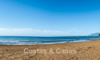 Spacious 3-bedroom apartment with panoramic sea views for sale in a beach complex east of Marbella centre 774656 
