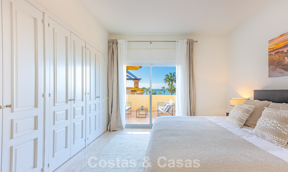 Spacious 3-bedroom apartment with panoramic sea views for sale in a beach complex east of Marbella centre 774660