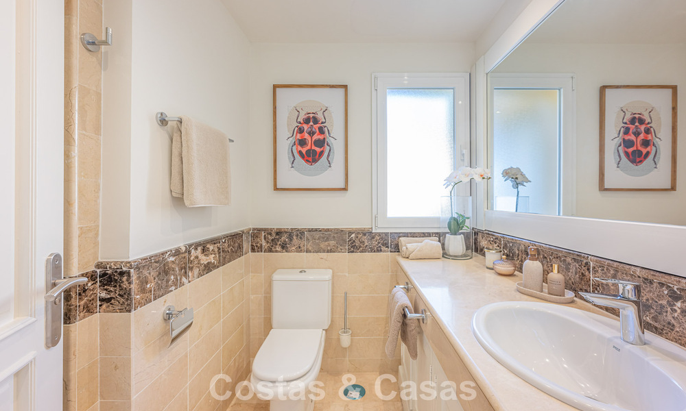 Spacious 3-bedroom apartment with panoramic sea views for sale in a beach complex east of Marbella centre 774669