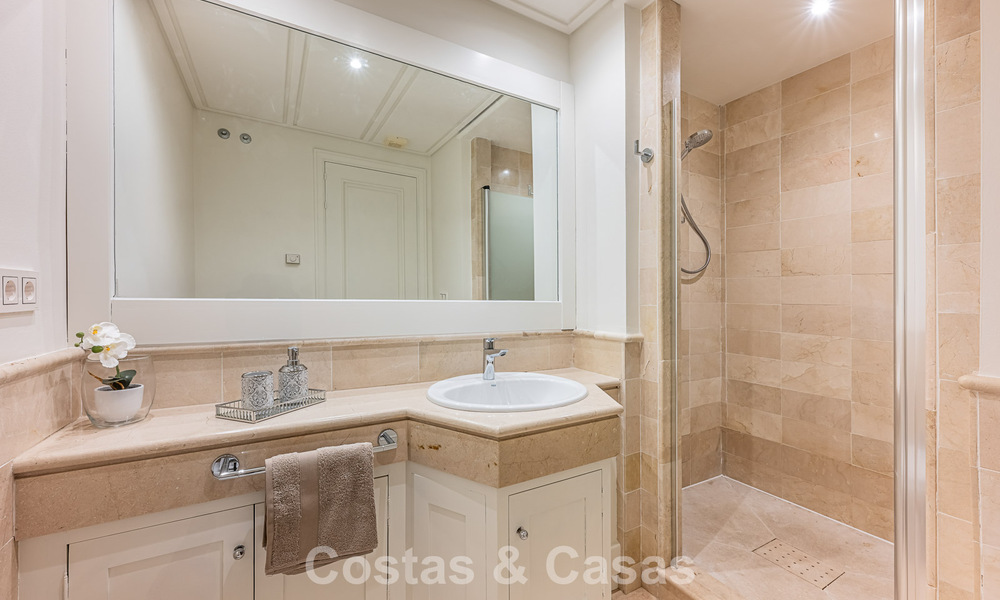 Spacious 3-bedroom apartment with panoramic sea views for sale in a beach complex east of Marbella centre 774675