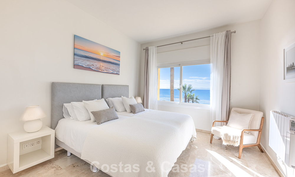 Spacious 3-bedroom apartment with panoramic sea views for sale in a beach complex east of Marbella centre 774678