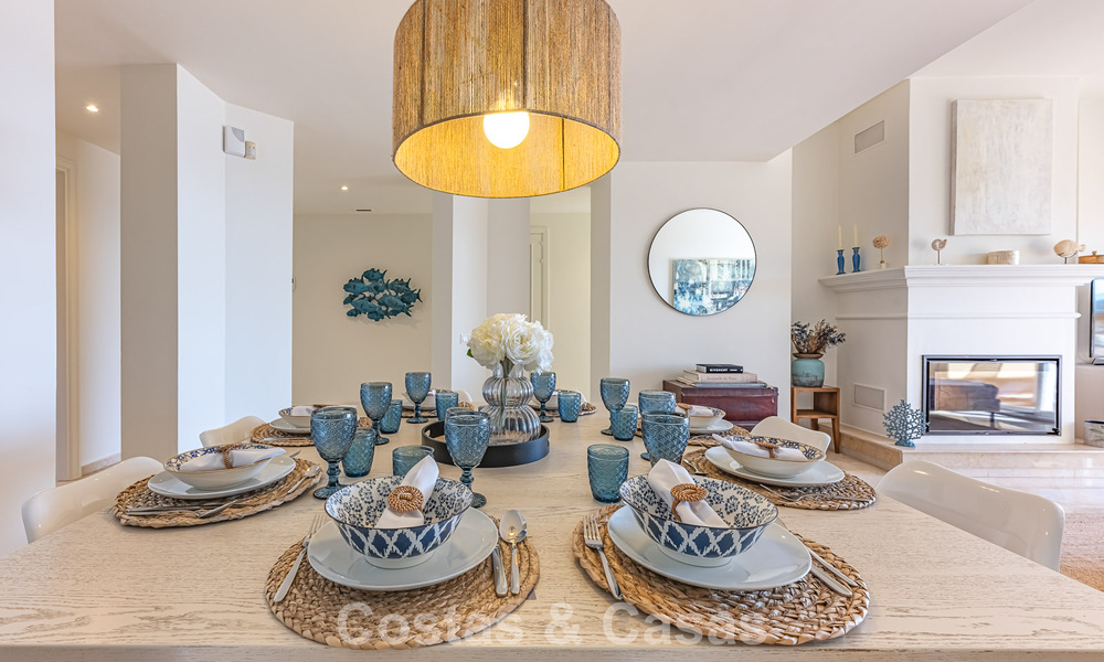 Spacious 3-bedroom apartment with panoramic sea views for sale in a beach complex east of Marbella centre 774694