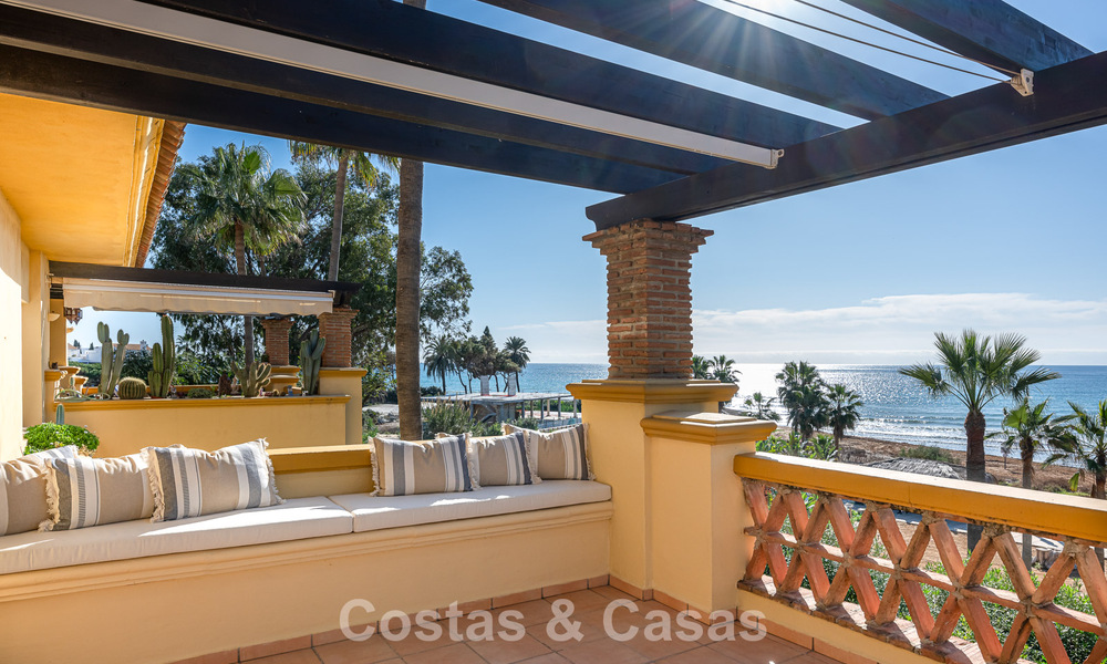 Spacious 3-bedroom apartment with panoramic sea views for sale in a beach complex east of Marbella centre 774702