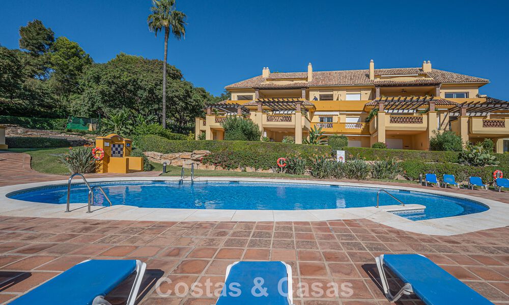 Spacious 3-bedroom apartment with panoramic sea views for sale in a beach complex east of Marbella centre 774717