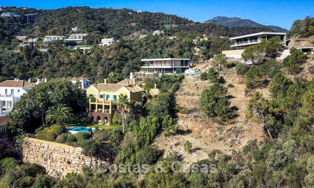 Andalusian luxury villa for sale, in the exclusive and secure area of El Madroñal, Marbella - Benahavis 774820
