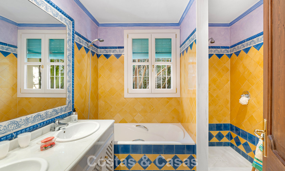 Andalusian luxury villa for sale, in the exclusive and secure area of El Madroñal, Marbella - Benahavis 774821