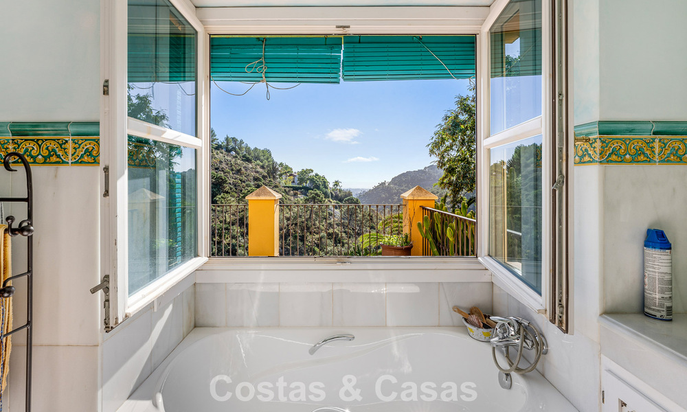 Andalusian luxury villa for sale, in the exclusive and secure area of El Madroñal, Marbella - Benahavis 774839