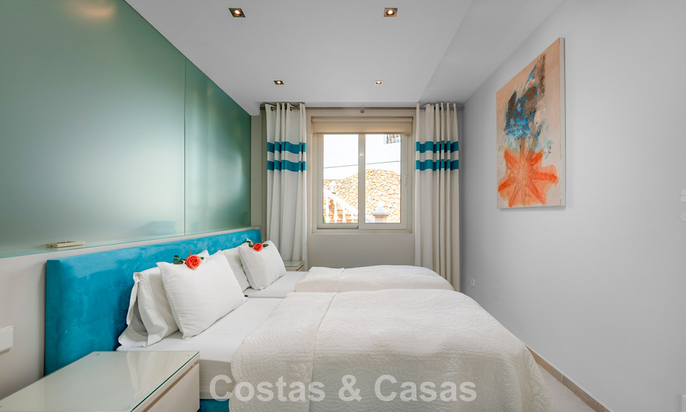 Classic Mediterranean villa for sale with panoramic sea views in an exclusive gated community in Marbella - Benahavis 774925