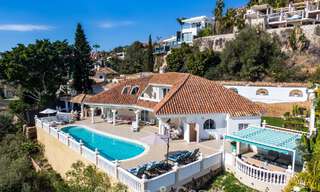 Classic Mediterranean villa for sale with panoramic sea views in an exclusive gated community in Marbella - Benahavis 774938 