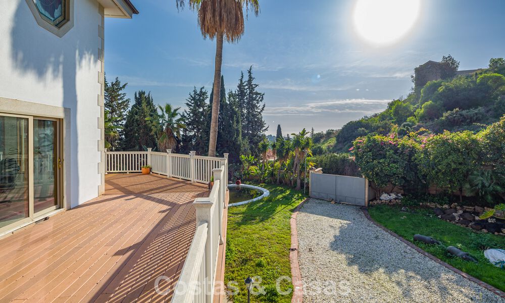Majestic luxury villa with stunning sea views for sale, in a sought after urbanisation of Benahavis - Marbella 774948