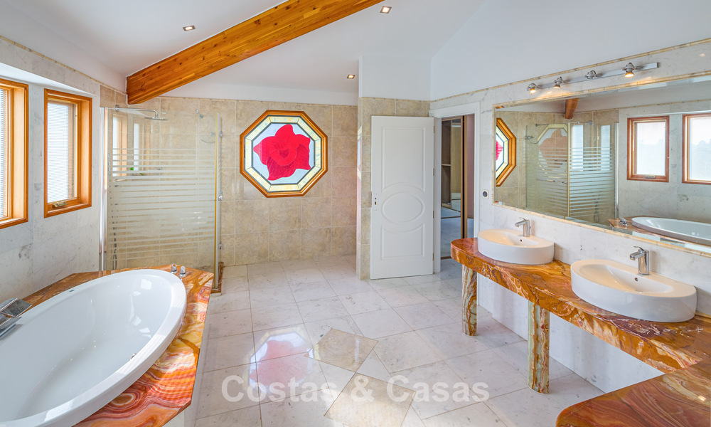 Majestic luxury villa with stunning sea views for sale, in a sought after urbanisation of Benahavis - Marbella 774955