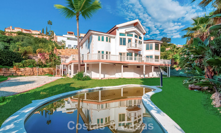 Majestic luxury villa with stunning sea views for sale, in a sought after urbanisation of Benahavis - Marbella 774959