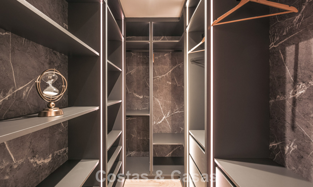 Luxurious renovated townhouse with sea views for sale, in a gated community on Marbella’s Golden Mile 774965