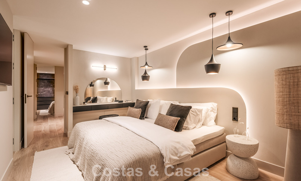 Luxurious renovated townhouse with sea views for sale, in a gated community on Marbella’s Golden Mile 774967