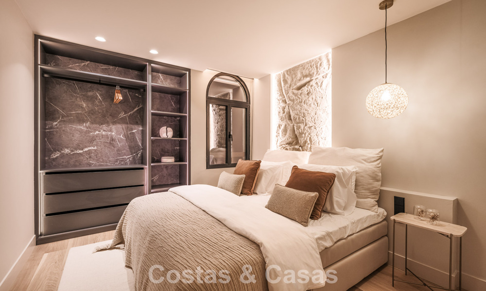 Luxurious renovated townhouse with sea views for sale, in a gated community on Marbella’s Golden Mile 774969