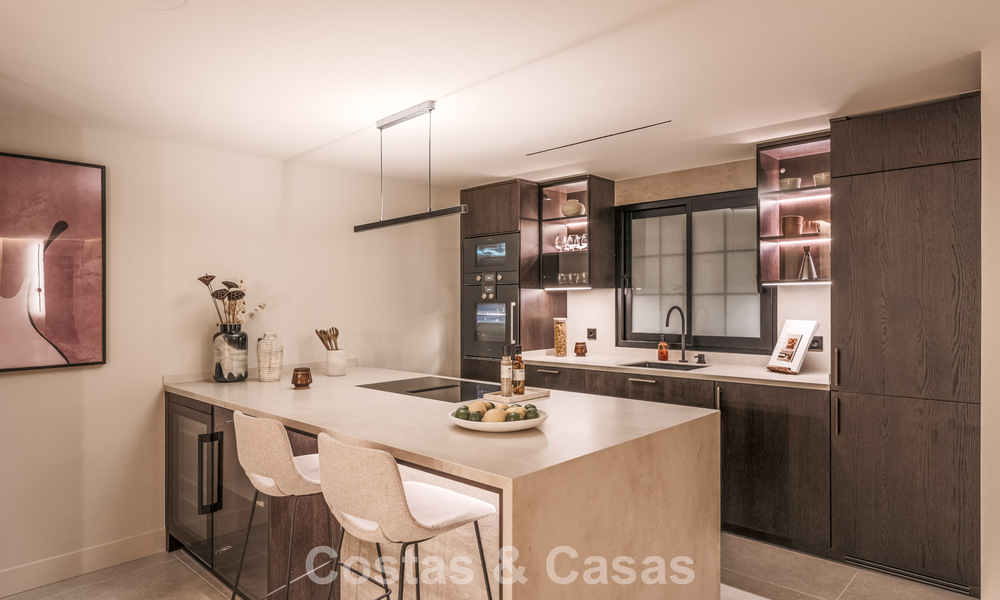 Luxurious renovated townhouse with sea views for sale, in a gated community on Marbella’s Golden Mile 774972