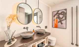 Luxurious renovated townhouse with sea views for sale, in a gated community on Marbella’s Golden Mile 774982 