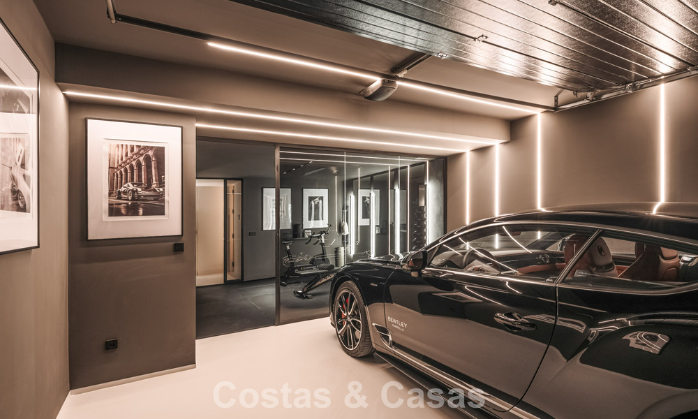 Luxurious renovated townhouse with sea views for sale, in a gated community on Marbella’s Golden Mile 774987