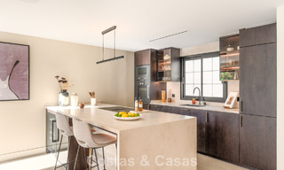 Luxurious renovated townhouse with sea views for sale, in a gated community on Marbella’s Golden Mile 774994 