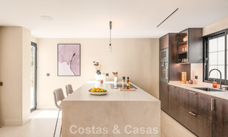 Luxurious renovated townhouse with sea views for sale, in a gated community on Marbella’s Golden Mile 774995 