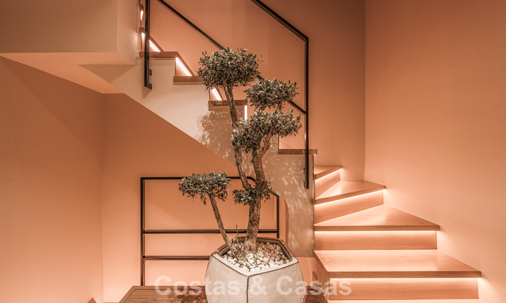 Luxurious renovated townhouse with sea views for sale, in a gated community on Marbella’s Golden Mile 775000