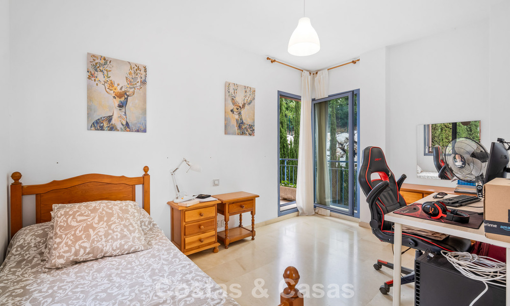 Spacious townhouse with private garden for sale, surrounded by golf courses in Nueva Andalucia, Marbella 775076