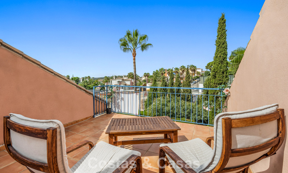 Spacious townhouse with private garden for sale, surrounded by golf courses in Nueva Andalucia, Marbella 775081