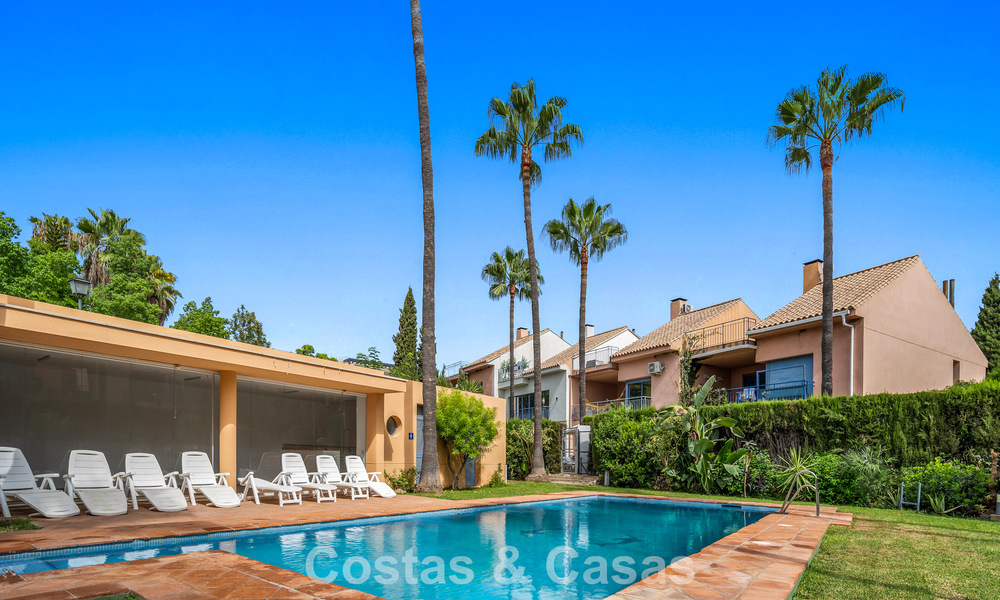 Spacious townhouse with private garden for sale, surrounded by golf courses in Nueva Andalucia, Marbella 775085
