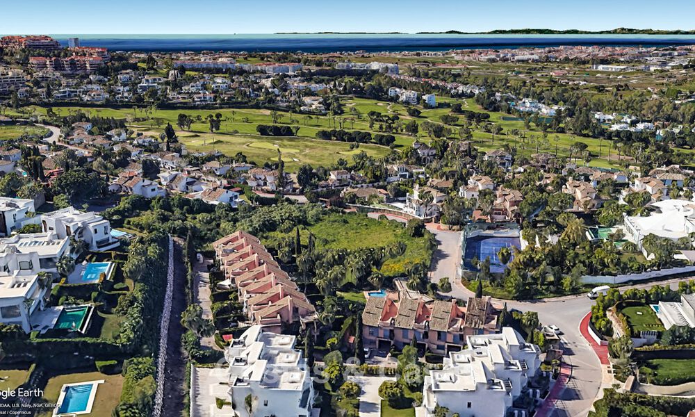 Spacious townhouse with private garden for sale, surrounded by golf courses in Nueva Andalucia, Marbella 775093
