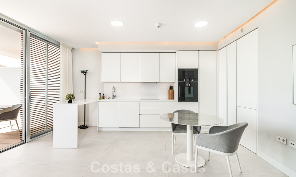 Move-in ready, modern, frontline beach apartment for sale in Estepona, Costa del Sol 775100