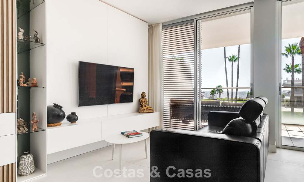 Move-in ready, modern, frontline beach apartment for sale in Estepona, Costa del Sol 775103