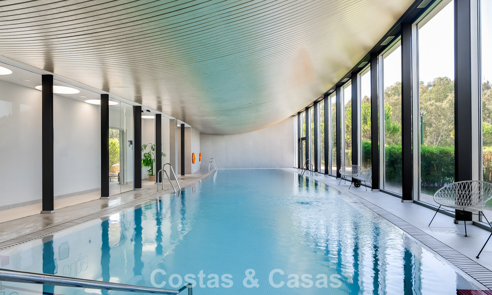 Move-in ready, modern, frontline beach apartment for sale in Estepona, Costa del Sol 775112