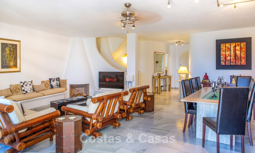 Spacious 4-bedroom townhouse with stunning sea views for sale in Marbella East 775130
