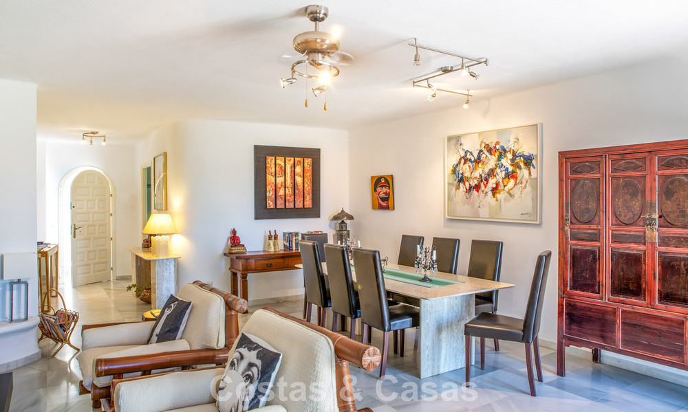 Spacious 4-bedroom townhouse with stunning sea views for sale in Marbella East 775131
