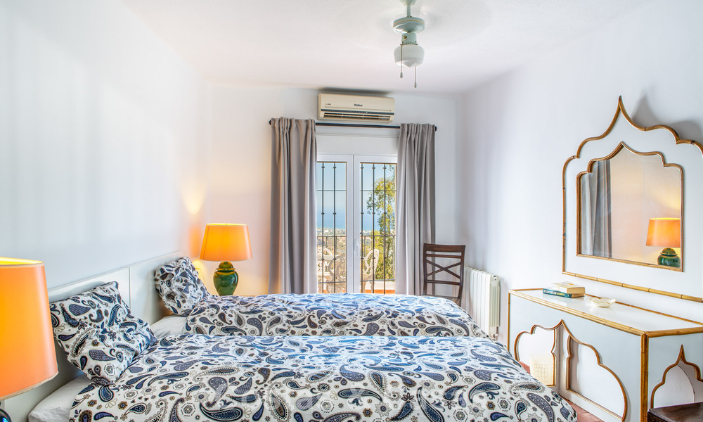 Spacious 4-bedroom townhouse with stunning sea views for sale in Marbella East 775140