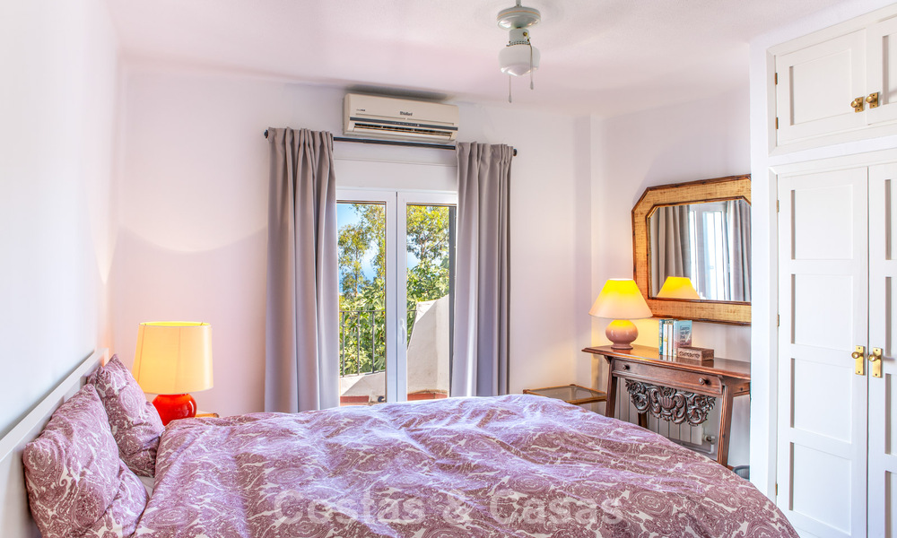 Spacious 4-bedroom townhouse with stunning sea views for sale in Marbella East 775142