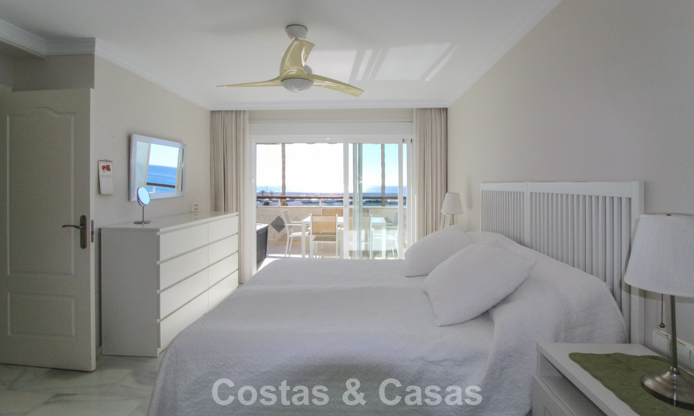 Frontline beach apartment with phenomenal views for sale in Marbella centre 775031
