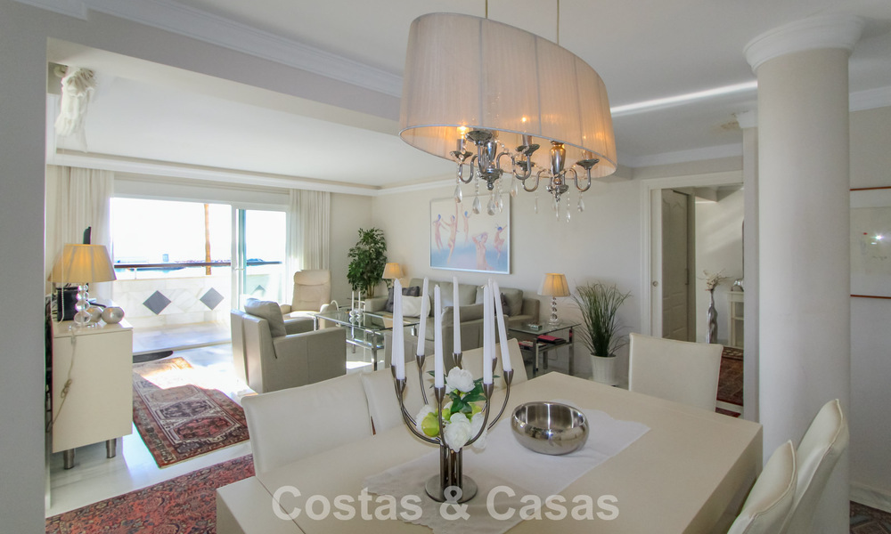 Frontline beach apartment with phenomenal views for sale in Marbella centre 775041